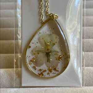 Gold Floral Pendant Necklace